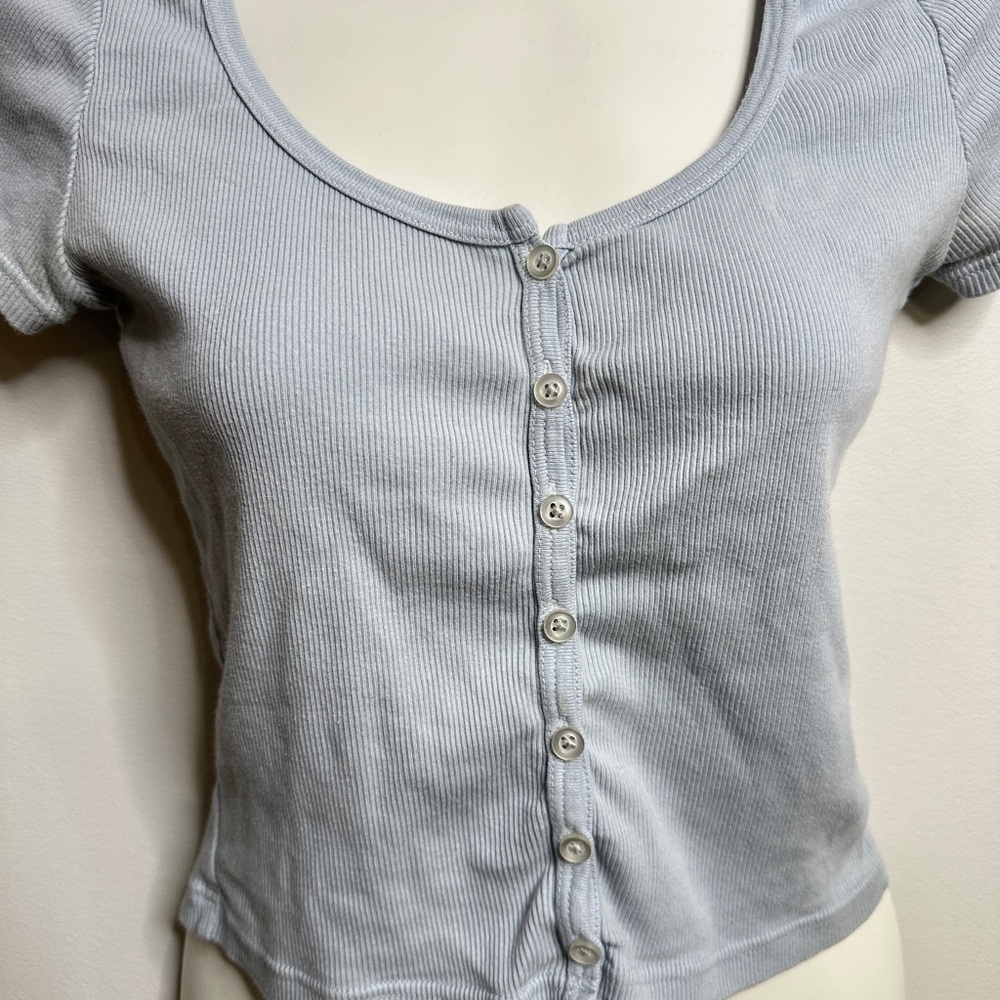 Brandy Melville | Light Dusty Blue Ribbed Button Short Sleeve Crop Shirt OS - Picture 3 of 13